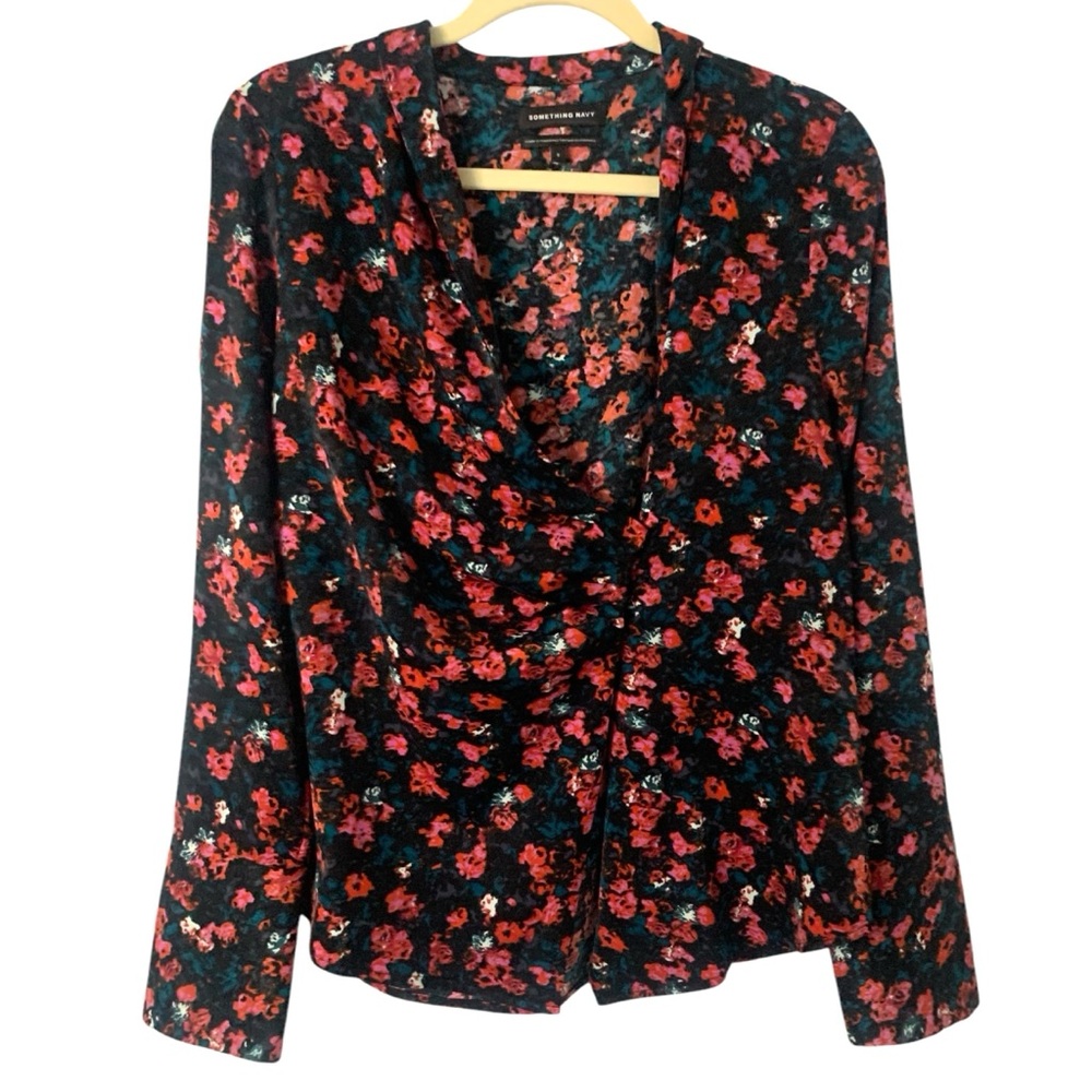 Something Navy Women’s Small Soft Floral Feminine Rosebud Top